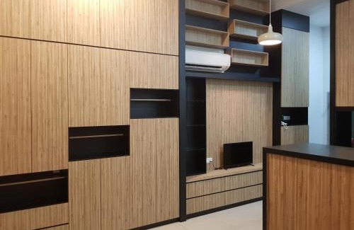 Taman Mount Austin Apartment | 06- Austin Regency Taman Mount Austin Studio 4-5pax