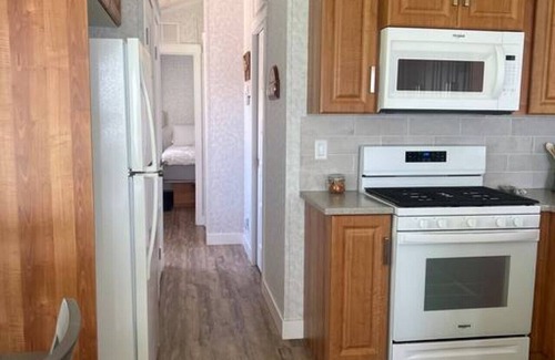 Regional District of Mount Waddington Apartment | 07 - Oceanside7 Cottage