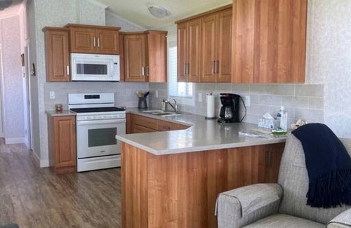 Regional District of Mount Waddington Apartment | 07 - Oceanside7 Cottage