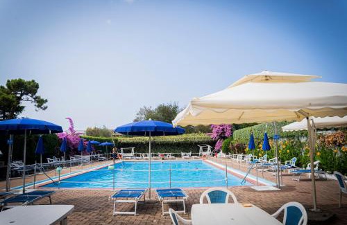 Sestri Levante Apartment | 070 - Villa OLANDA con veranda VISTA MARE a 5 minuti SPIAGGIA con PISCINA CONDOMINIALE