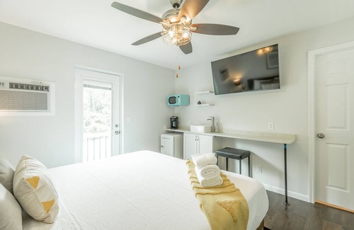 Chattanooga Cabin | 08: The Evans Room - A PMI Scenic City Vacation Rental