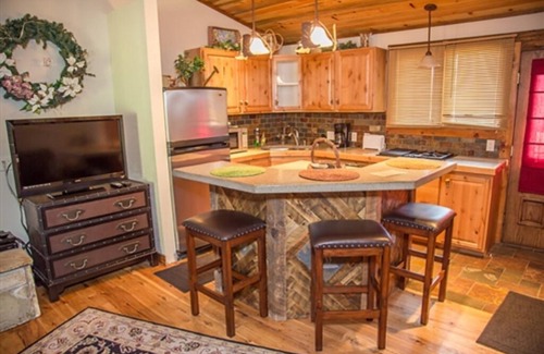 Afton Condo | 09) 1 Bedroom Condo - King - The Mountain Inn
