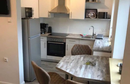 Wilhelmshaven Apartment | 090-280 large vacation apartment in Voslapp - 090 - 280 large apartment in Voslapp central