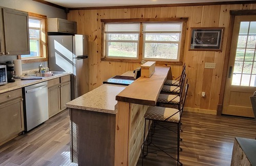 Hayesville Cabin | 1/1 Cozy cabin Perfect for 2.
