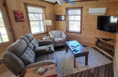 Hayesville Cabin | 1/1 Cozy cabin Perfect for 2.