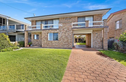 Kianga House | 1 15 Dalmeny Drive Kianga