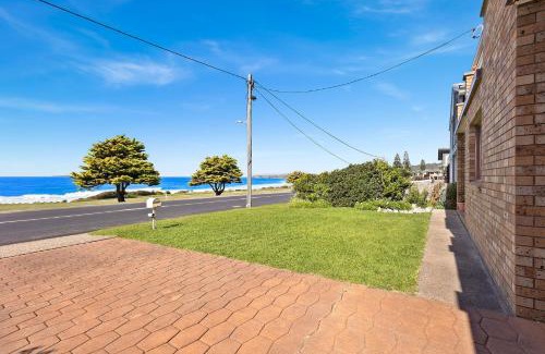 Kianga House | 1 15 Dalmeny Drive Kianga
