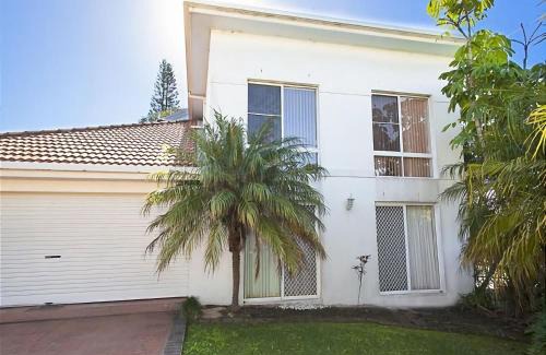 Sawtell House | 1/17 22nd Ave - Sawtell, NSW