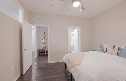 North Kansas City Apartment | 1.3 Miles To Union Station! 2 bedroom 2bath