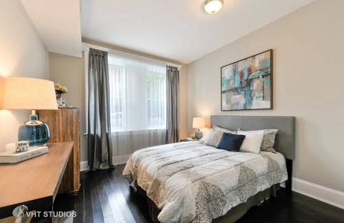 Wicker Park Apartment | 1-3 month 3br+/2ba duplex rental; unbeatable Wicker Park location