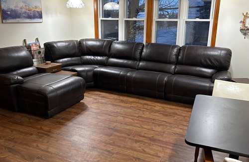 Saint Francis House | 1-5 bedroom house near airport: Projection TV, 2 car garage 1st floor bathroom