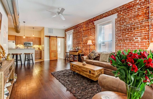Springfield Condo | 1.5 Miles to EverBank Stadium |BBQ, Firepit |