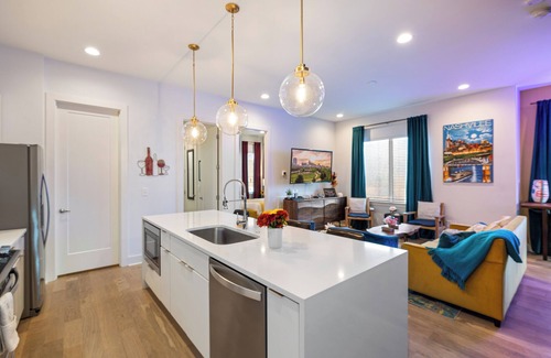 Hope Gardens House | 1.6mi to Downtown | Rooftop | City View | Firepit