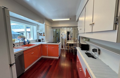 Gordon Head House | 1.7 Acres Beautiful waterfront house near downtown and UVIC