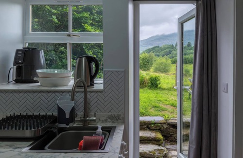 Dolwyddelan Cottage | 1 ABERBEINW, pet friendly, character holiday cottage in Dolwyddelan