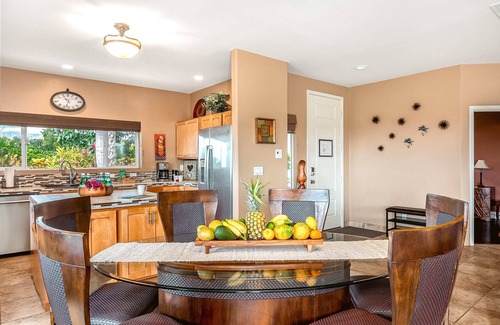 Sunset Ridge House | 1 Acre PRIVATE RESORT,4 bed, 3 bath, cinema, spa