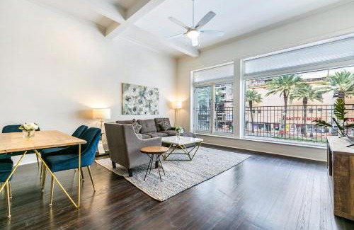 Central Business District Apartment | 1 and 2 BR Private Condos Steps Away From French Quarter