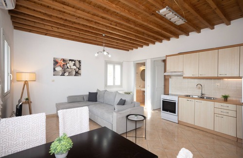 Plintri Apartment | 1 Bd Emerald Apt w Sparkling Shared Pool