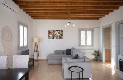 Plintri Apartment | 1 Bd Emerald Apt with Sparkling Shared Pool