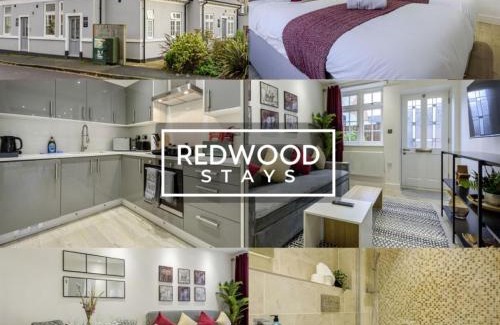 Rushmoor District Apartment | 1 Bed 1 Bath Town Center Apartments For Corporates & Contractors, WiFi, Netflix and Parking on Selected Units By REDWOOD STAYS