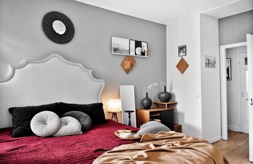 West Freemason Apartment | 1 BED - Amazing and Breathtaking Downtown apt