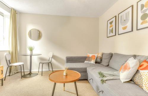 Canning Town North Apartment | 1 Bed Apartment London ABBA, Excel, & Olympic Stadium