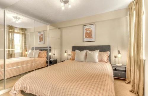 Canning Town North Apartment | 1 Bed Apartment London ABBA, Excel, & Olympic Stadium