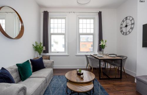 Southend-on-Sea Apartment | 1 Bed Apartments, 2 Mins to Beach, Sleeps 4
