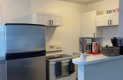 Cottage Line Apartment | 1 Bed Apt across from the beach 3