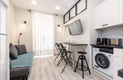 Gambetta Apartment | 1 bed, center of Nice with AC