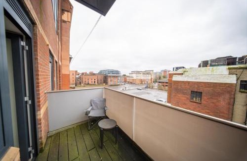 Slough Apartment | 1 Bed, Close to Slough Station, 20 min to Heathrow Airport