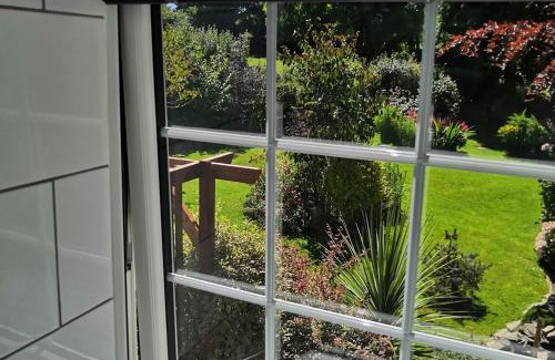 Camborne House | 1 Bed Cottage-Sleeps 3-Pool-Pets-near St Ives