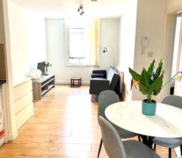 Highbury West Apartment | 1 Bed Flat London a step to Emirates Stadium