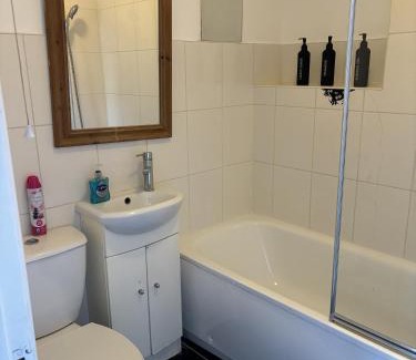Marlborough Apartment | 1 bed flat sleeps 4 close to Wembley Stadium