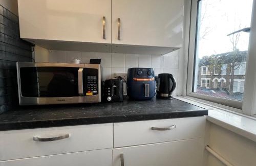 Markhouse Apartment | 1-Bed Flat with Fast Wi-Fi in prime location 15mins from central london