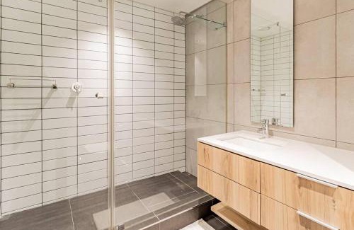 Century City Apartment | 1 bed flat with Mountain view