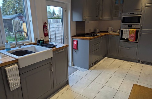 Worcester House | 1-Bed Home for 2, Parking, Garden & Great Location