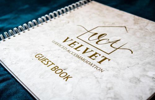 Castle House | 1 Bed House at Velvet Serviced Accommodation Swansea with Free Parking & WiFi - SA1
