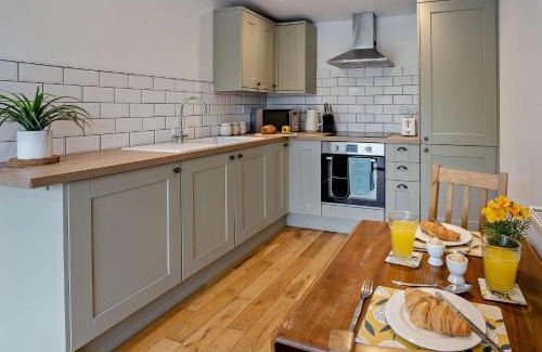 Aberaeron House | 1 Bed in Aberaeron 95972
