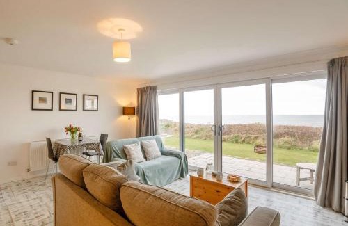 Dinas House | 1 Bed in Aberdesach 90624