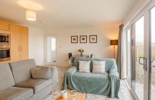 Dinas House | 1 Bed in Aberdesach 90624