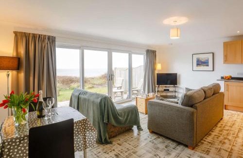 Dinas House | 1 Bed in Aberdesach 90624