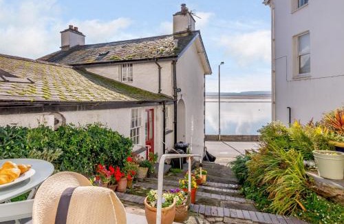 Aberdovey House | 1 Bed in Aberdovey 79148