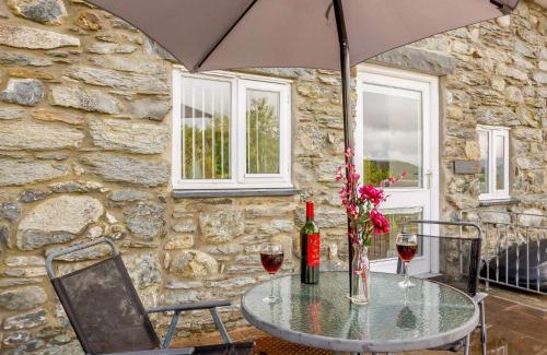 Bala House | 1 Bed in Bala 89369