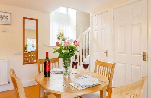 Bala House | 1 Bed in Bala 89369