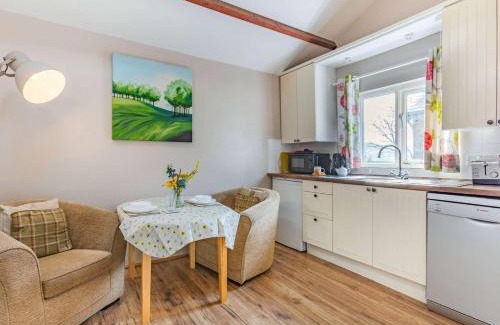 Kingswear House | 1 Bed in Barnstaple 09090