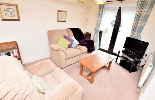 Hope Valley House | 1 Bed in Bradwell PK849