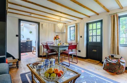 Bridport House | 1 Bed in Bridport 89687