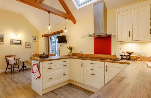 Eleighwater House | 1 Bed in Chard 91135