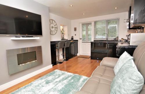 Stenalees House | 1 Bed in Charlestown 53680